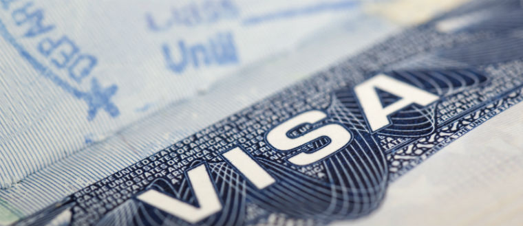 ایران به اتباع همه کشورها به جز ۹ کشور در فرودگاه ویزا می‌دهد