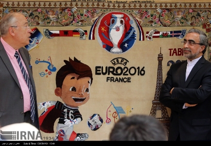 پیام صلح شهروند تبریزی: اهدای فرش ابریشم با طرح و پرچم کشورها در بازی‌های جام اروپا