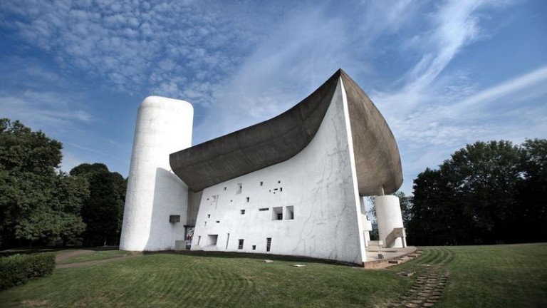 لوکوربوزیه و آشنایی با بناهای دیدنی او در فرانسه