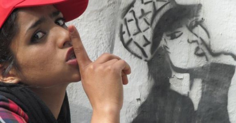 نمایش فیلم سونیتا، جلسه بحث و گفتگو با حضور جمشید گلمکانی