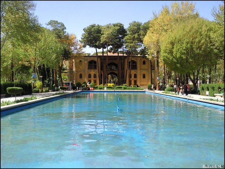 معرفی و آشنایی با باغ‌های اصفهان در برنامه‌ای از شبکه آرته