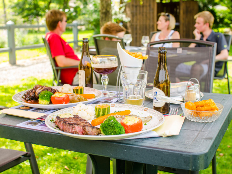 20 نکته که باید در کشور فرانسه موقع غذاخوردن، سر میز رعایت کنیم