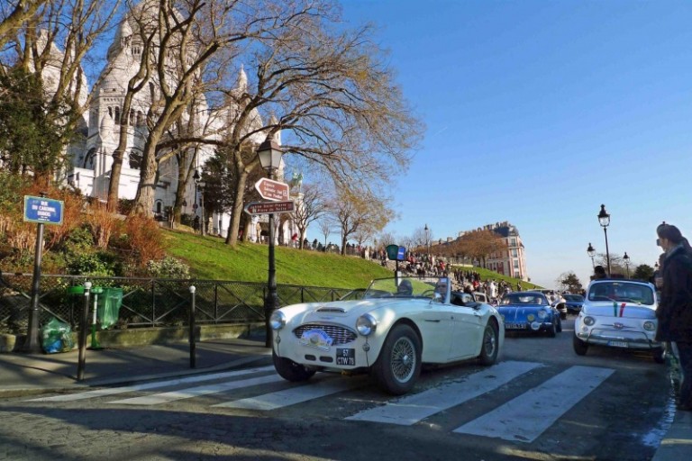 گردش در پاریس با ماشین‌های قدیمی و نوستالژیک