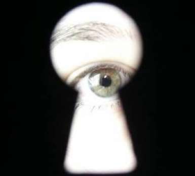 انتشار تصاویر آزاده نامداری؛ افشای ریاکاری یا نقض حریم خصوصی؟