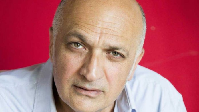 جلسه ملاقات و امضای کتاب با جواد جواهری نویسنده رمان “سهم من از او”