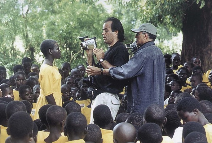 پاریس : نمایش فیلم “ای بی سی آفریقا” ساخته عباس کیارستمی