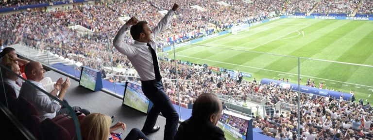 صحنه‌هایی از شادی مردم فرانسه پس از پیروزی در جام جهانی فوتبال روسیه