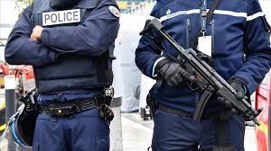 شلیک پلیس فرانسه به یک زن با روبنده که «الله اکبر» گویان تهدید به حمله کرد