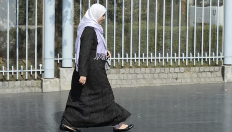 جنجال دوباره حجاب در مدارس فرانسه